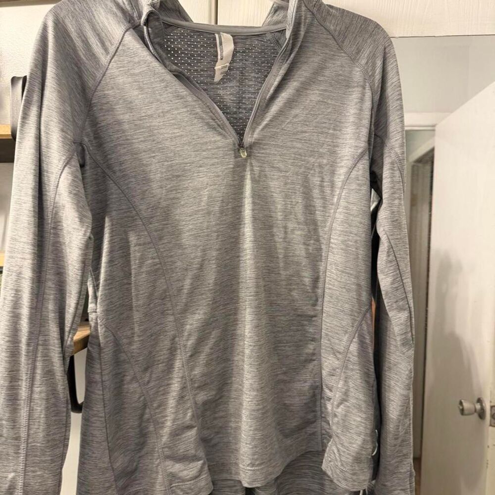 Mondetta Women's Grey and Silver Jacket